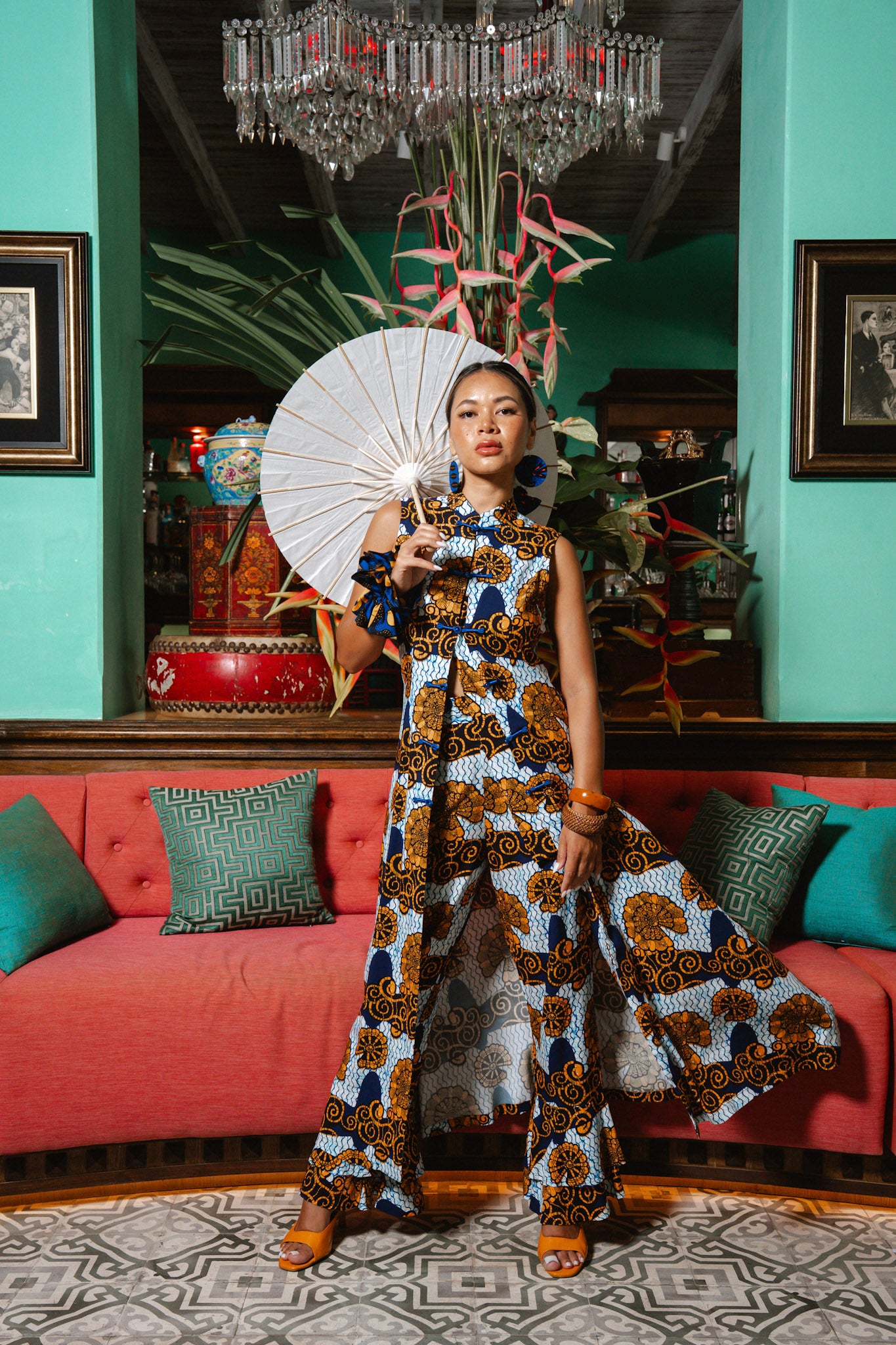 Surya Cheongsam Top - White and Blue House of Snails Print